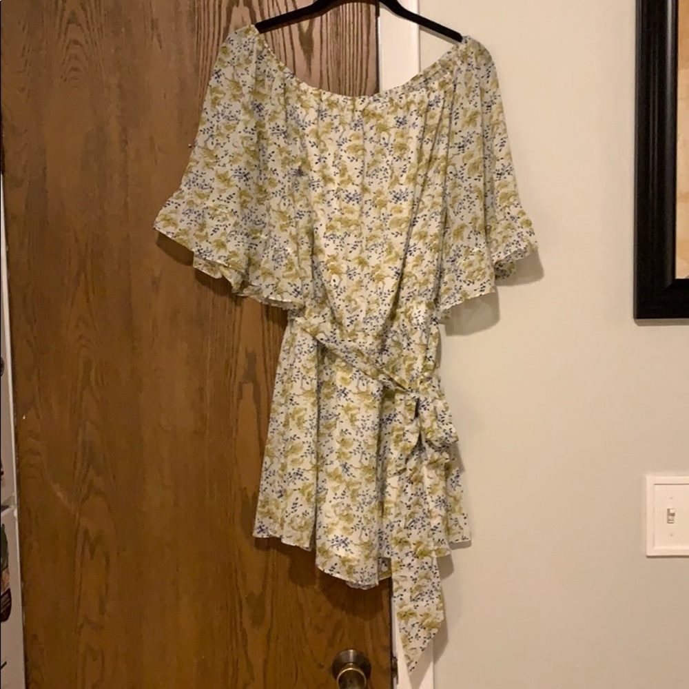 Off-Shoulder Romper with Ruffle Sleeves - Picture 2 of 6